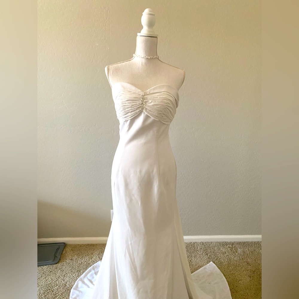 COLOR:White  SIZE:4  STYLE:Wedding